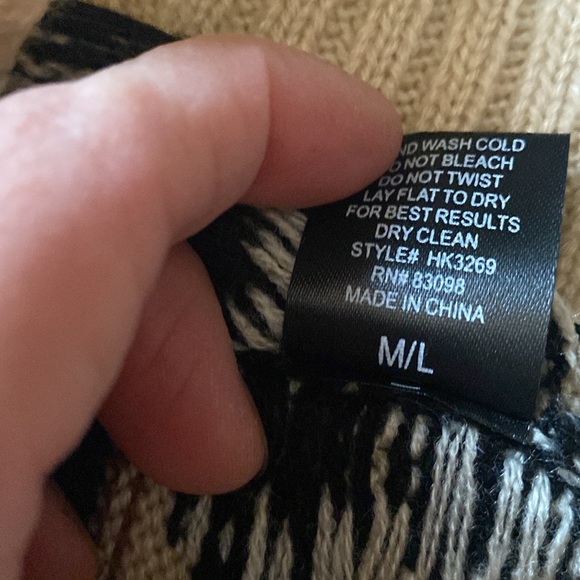 Aztec print sweater - Picture 6 of 8